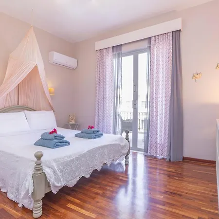 Anna's Brilliant In * Ialysos (Rhodes)