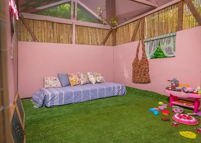 Anna's Brilliant In Ialysos (Rhodes)