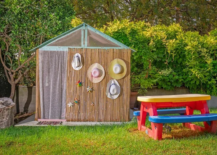 Anna's Brilliant In إياليسوس