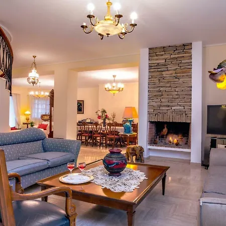 Anna's Brilliant In *