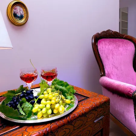 Anna's Brilliant In וילה