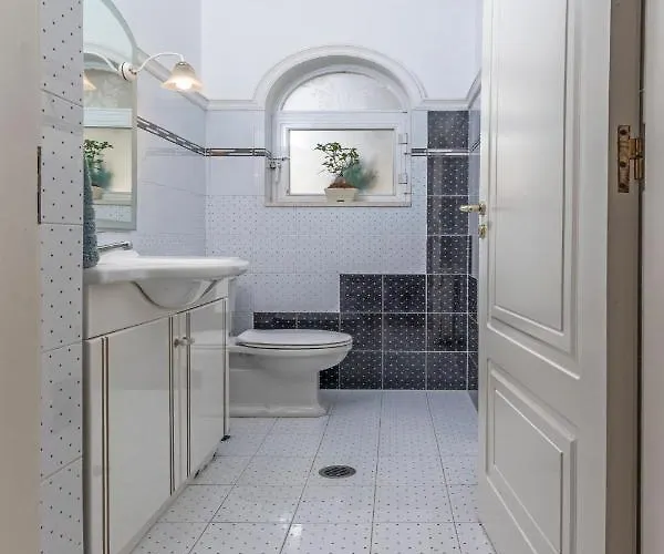 Anna's Brilliant In *